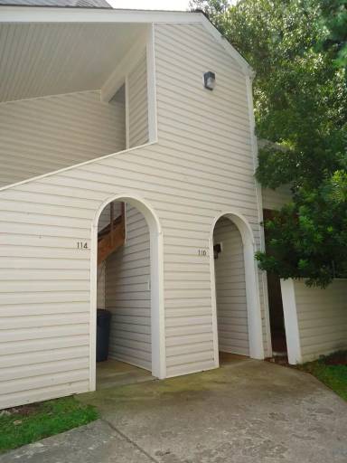 Main picture of 110 Manhattan Ct