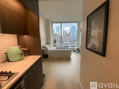 Main picture of 525 West 52nd
