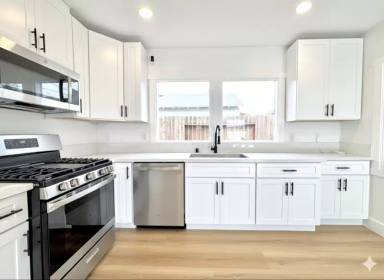 Main picture of 852 Orange Ave