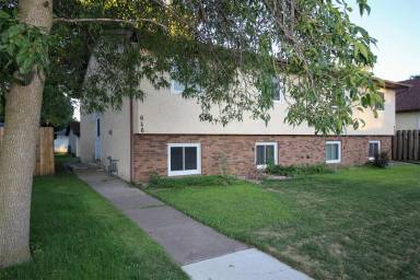 Main picture of 626 15th Ave N