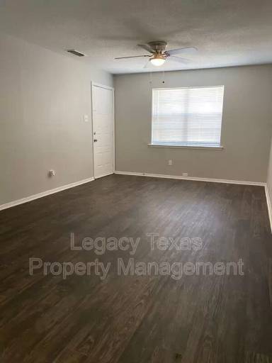 Main picture of 1302 Berry Dr
