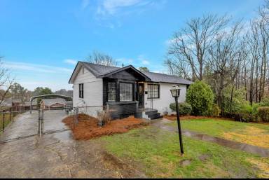 Main picture of 16 Green Springs Ave S
