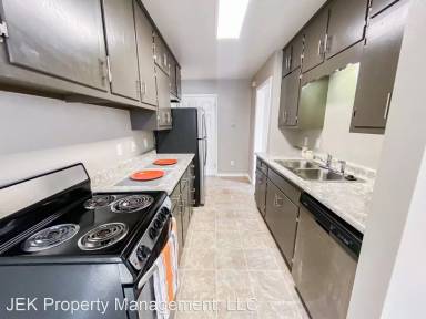 Main picture of 926 W Badger Rd