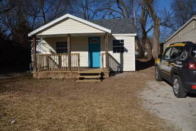 Main picture of 2615 W Page St