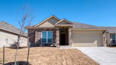 Main picture of 533 Fallbrook Dr