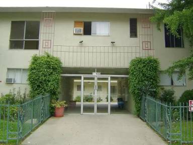 Main picture of 17433 Vanowen St