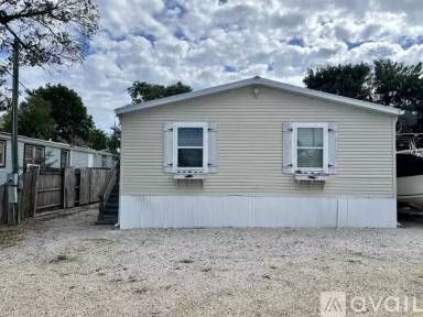 Main picture of 945 Plantation Rd