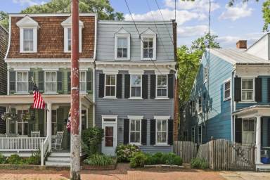 Main picture of 111 Conduit St
