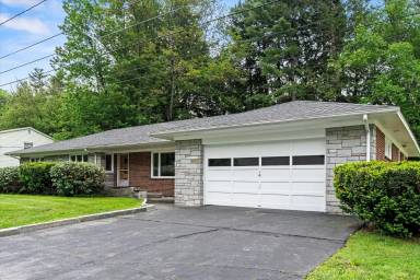 Main picture of 17 Wilson Ave