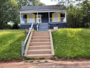 Main picture of 905 Murphy Ave