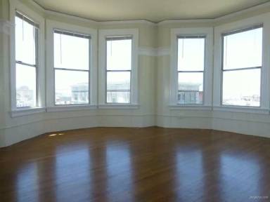 Main picture of 2 W Clay St