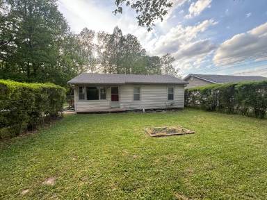 Main picture of 69 Monroe Ave