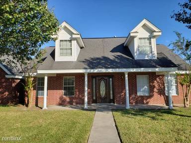 Main picture of 3130 Lake Arthur Dr