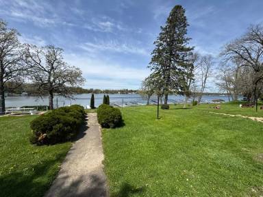 Main picture of 196 Nippersink Rd