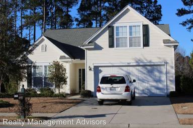 Main picture of 219 Pinecrest Cir