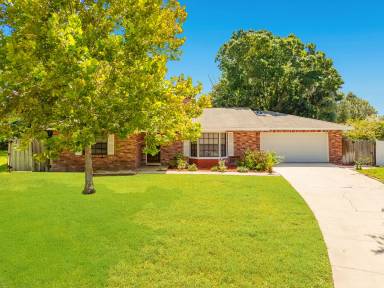 Main picture of 713 Hiview Cir