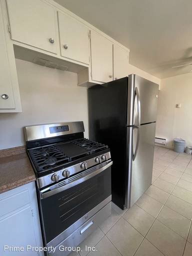 Main picture of 1621 1/2 W Street and 1621 W Street Apartments