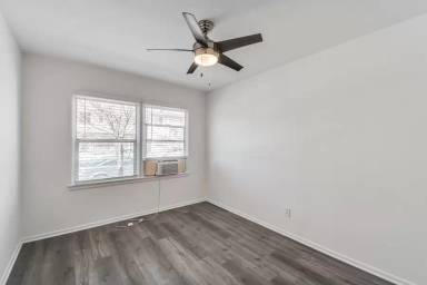 Main picture of 12245 Magnolia Blvd