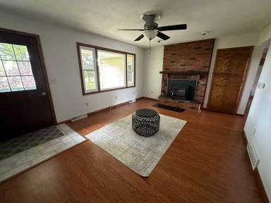 Main picture of 8431 Oliver Rd