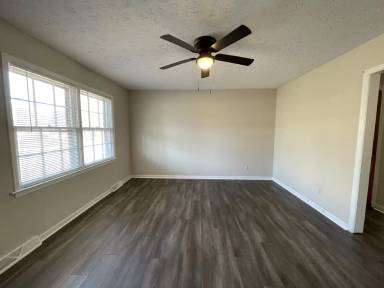 Main picture of 41 Salem Rd