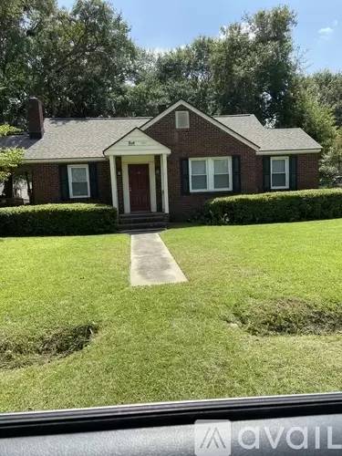 Main picture of 1217 Hollywood Dr