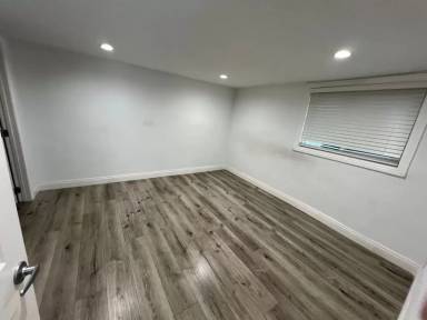 Main picture of 806 Record Ave