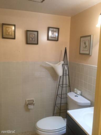 Main picture of 21032 Hillside Ave