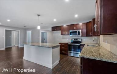 Main picture of 212 Shadow Ridge Dr