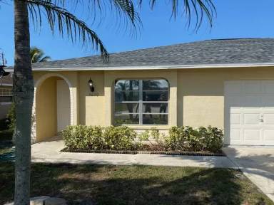 Main picture of 3620 SW 7th Pl