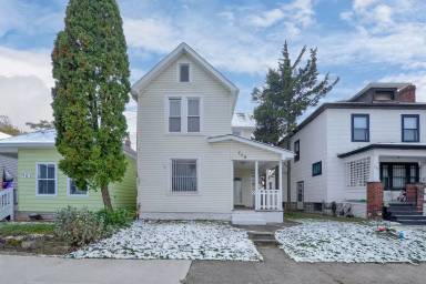 Main picture of 759 Siebert St