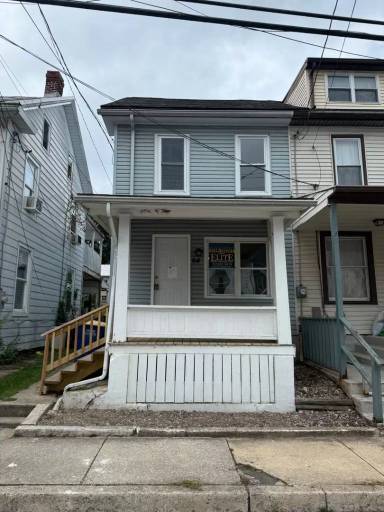 Main picture of 64 S Front St