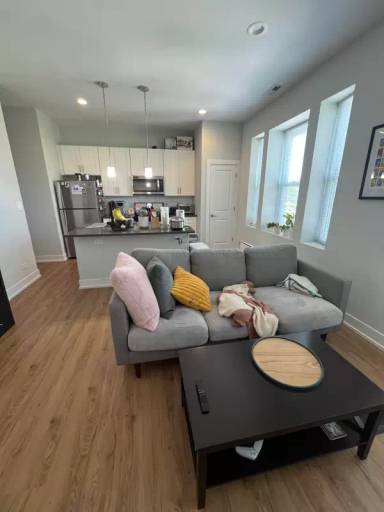 Main picture of 2207 W Rice St