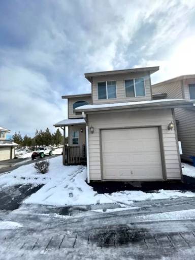 Main picture of 2202 NE Holliday Ave