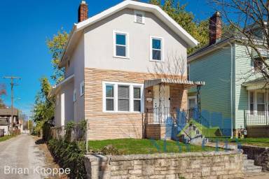 Main picture of 726 Siebert St