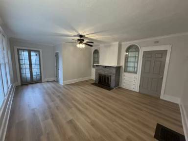 Main picture of 604 Willis Ave