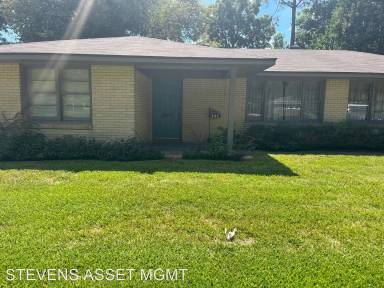 Main picture of 153 Kayla St