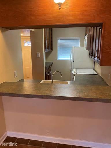 Main picture of 615 Bay Colony Dr