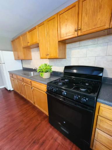 Main picture of 8401 Pioneer Dr