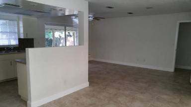 Main picture of 1726 SW 42nd Ave