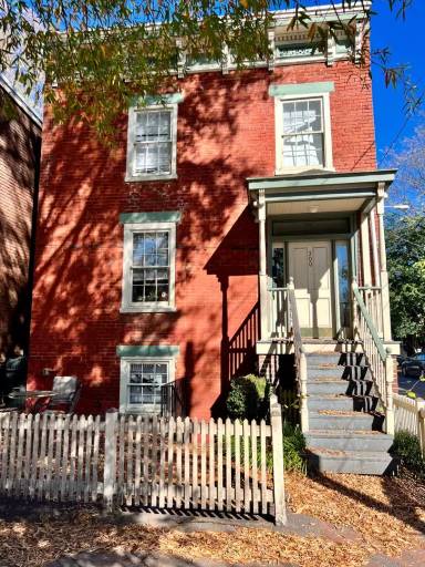 Main picture of 500 W Marshall St