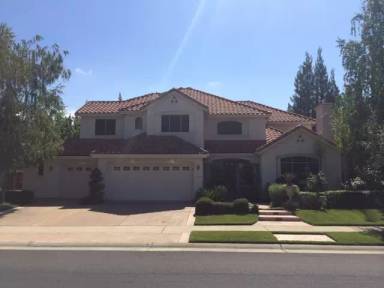 Main picture of 233 Crescent Dr