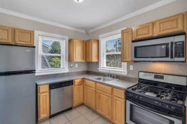 Main picture of 33 Brookwood Dr