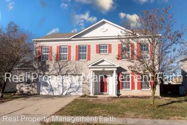 Main picture of 9898 Split Rock Way