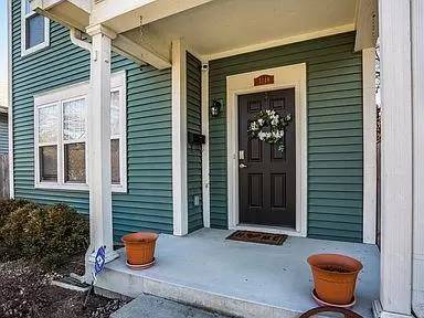 Main picture of 3127 N Kenwood Ave