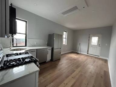 Main picture of 430 Dickinson St