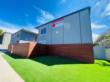 Main picture of 11422 Iowa Ave