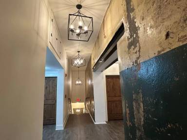 Main picture of 258 N 5th Ave SW