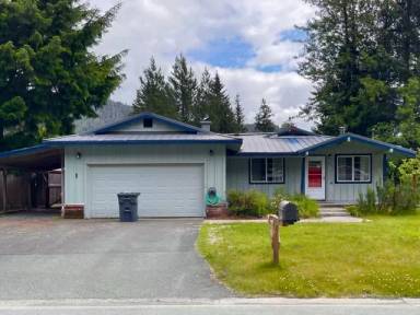 Main picture of 8157 Pinewood Dr
