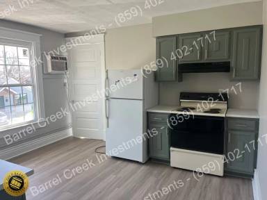 Main picture of 224 E Poplar St