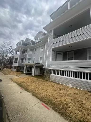 Main picture of 2700 Roslyn Ave